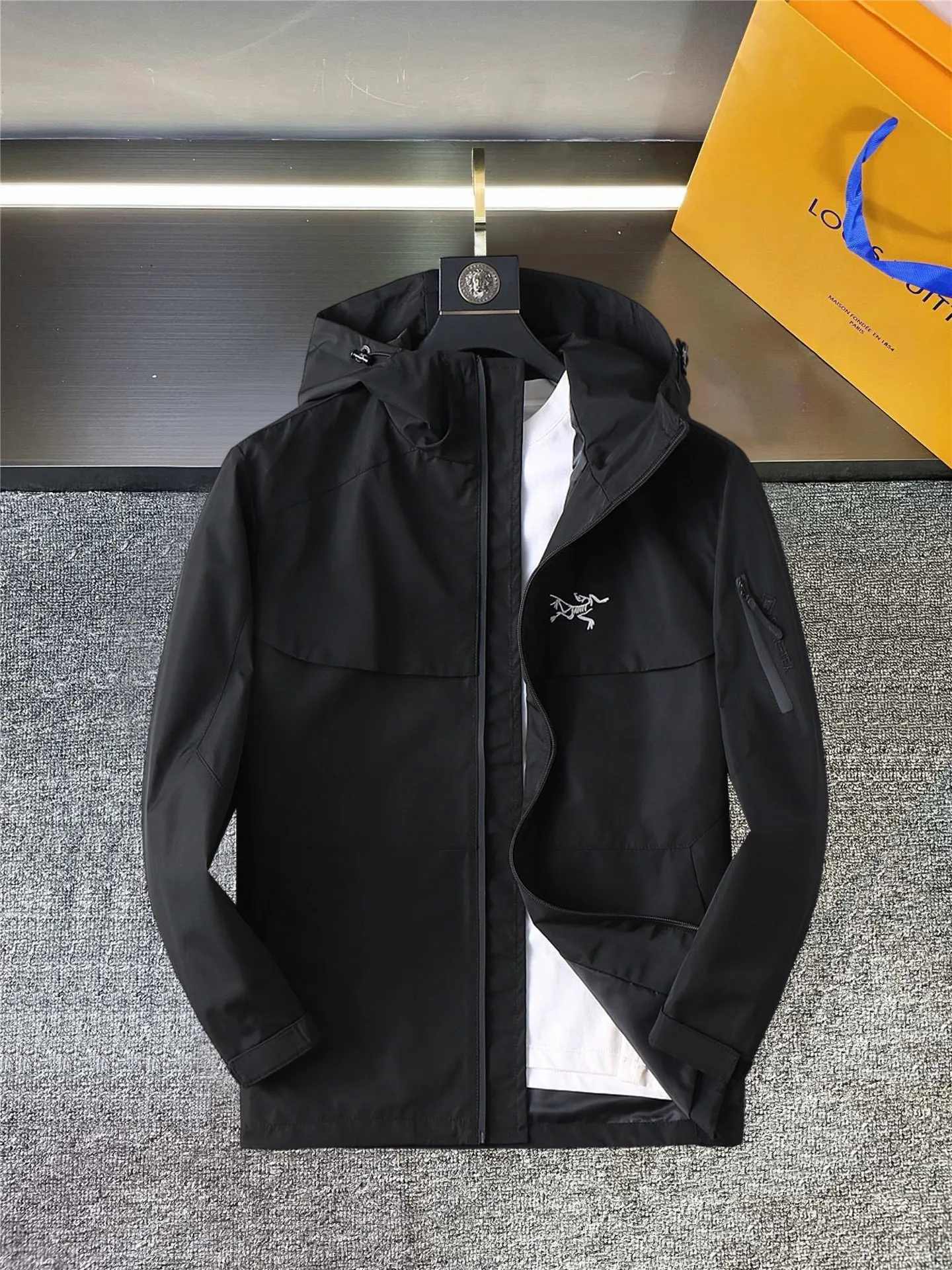 Same Style， ， 2026 New Arrival ， Original Premium Breathable ， ， ， Quality。 ， Sizes：M～3XL，